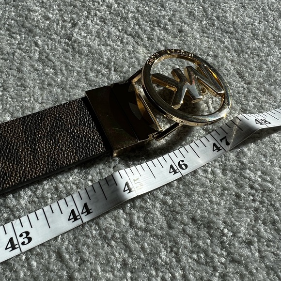 EUC Michael Kors Reversible Logo with Logo Buckle Belt - Picture 8 of 11